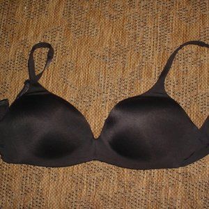 VICTORIAS SECRET Body IPEX Black Wireless Bra 34D
